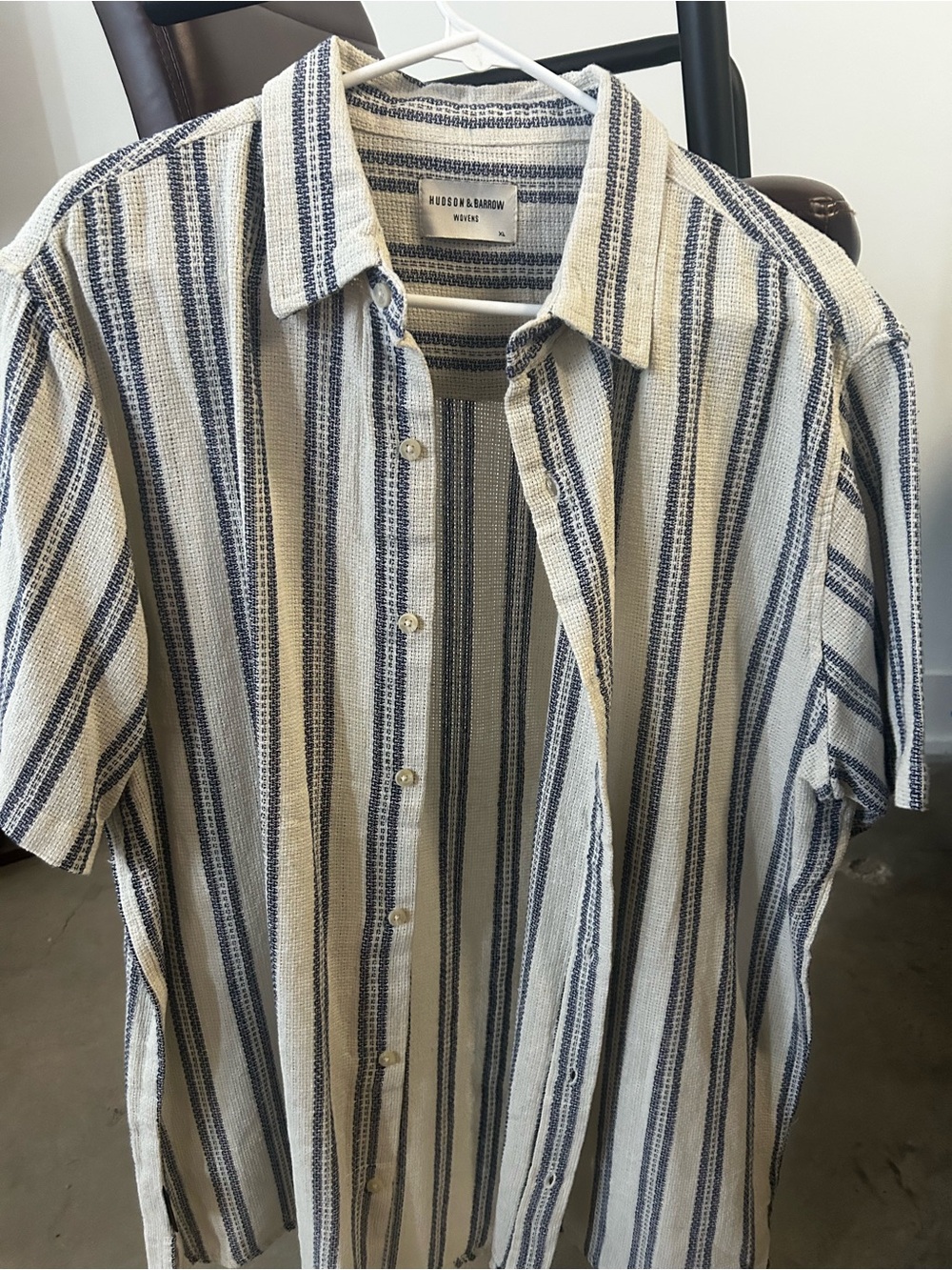 Hudson & Barrow Cream & Navy Striped Short Sleeve Button-Down Shirt